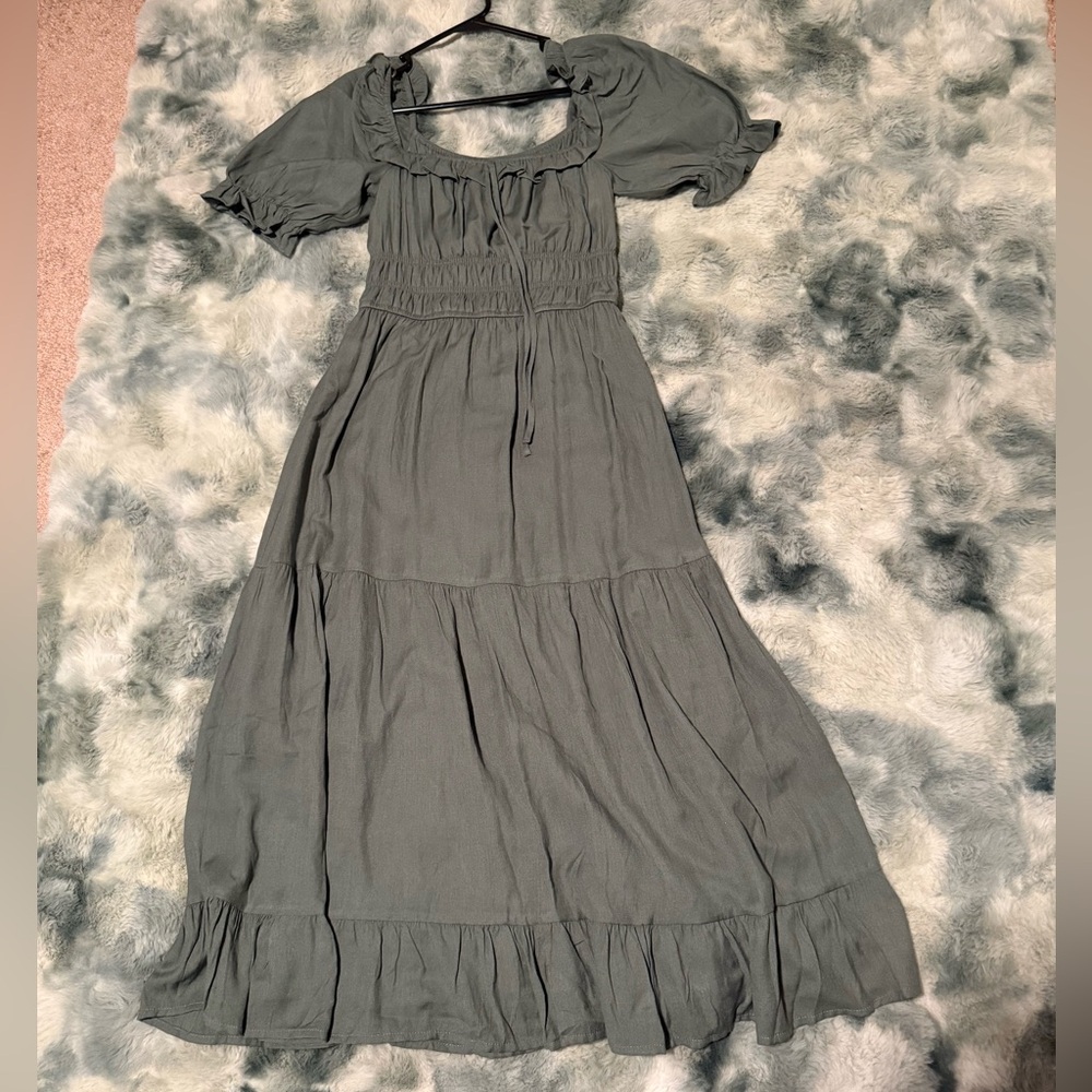 Trixxi Dark Green dress off the shoulder
